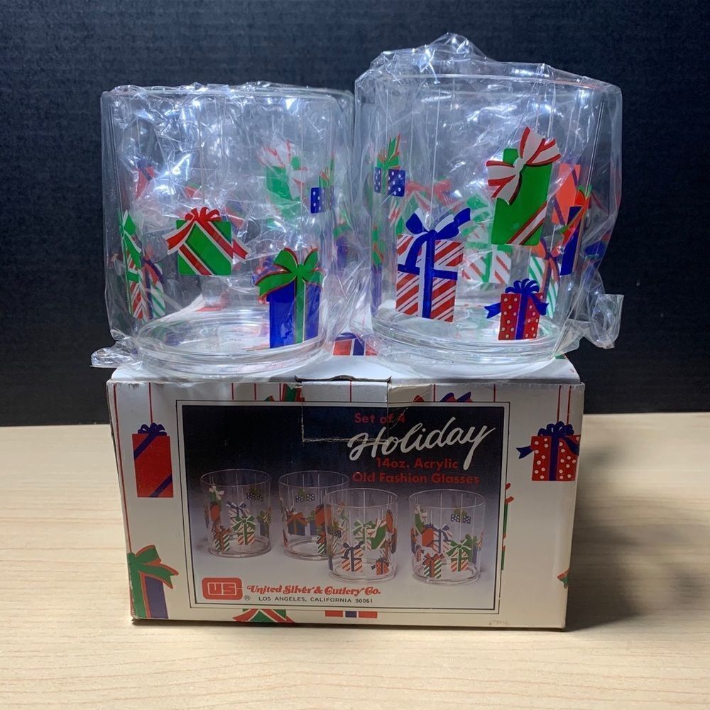 VTG Acrylic Holiday Tumblers Set of 4
